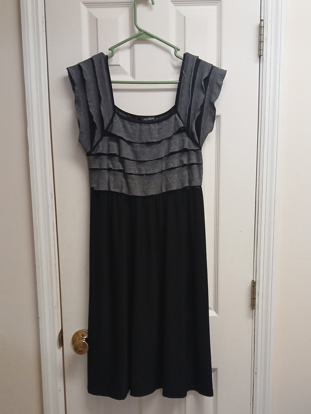 NIC & DOM Ladies Black & Gray Ruffled Bodice Dress Size L